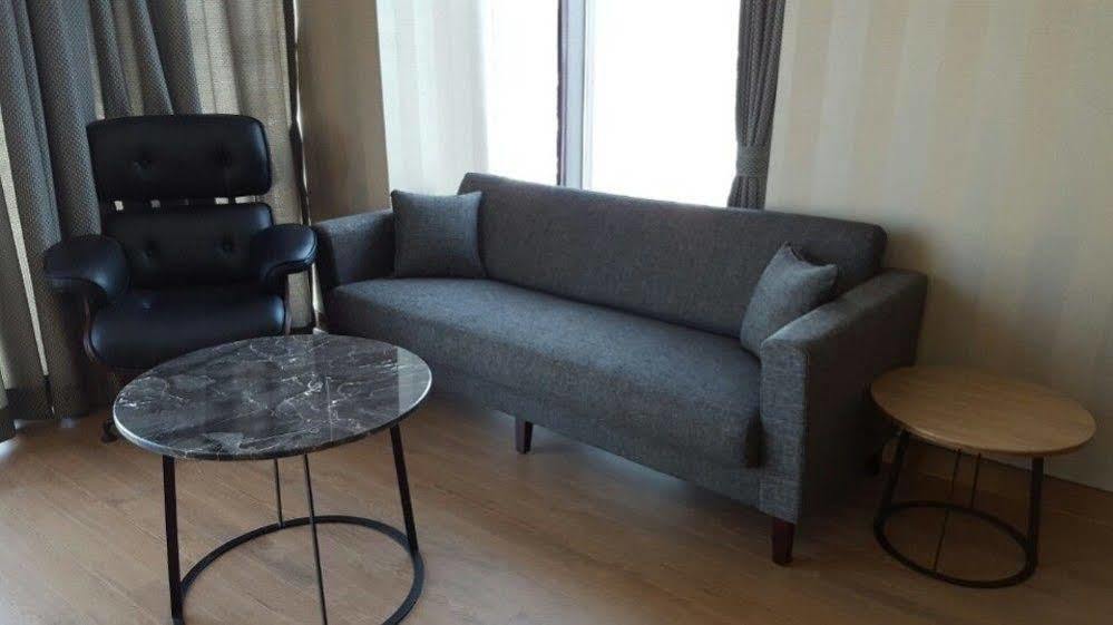 J Square Hotel And Wedding Jinju Exterior foto