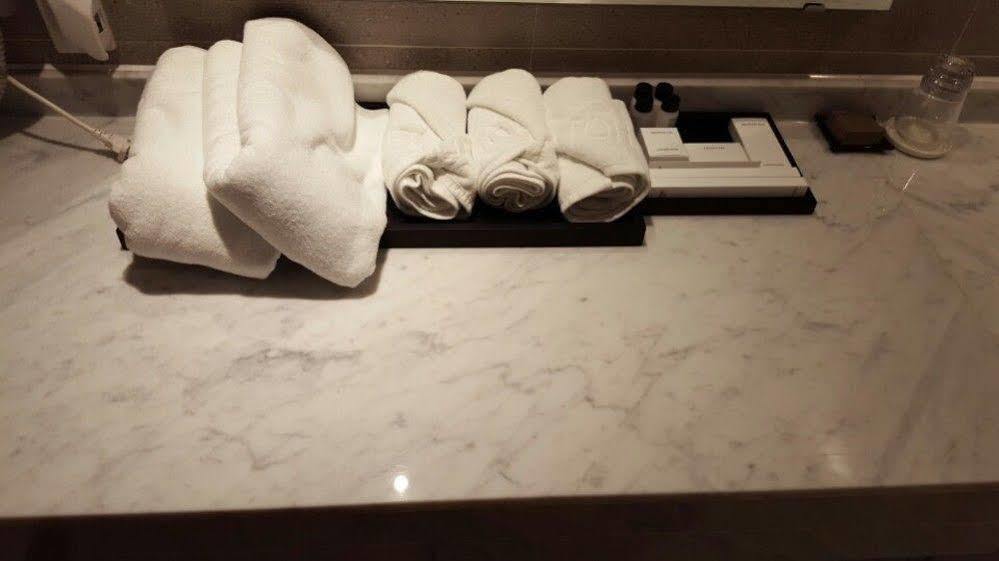 J Square Hotel And Wedding Jinju Exterior foto